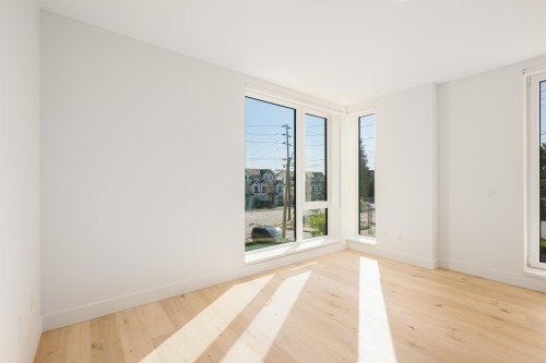 Th6-324 Ridgeway Avenue E, North Vancouver, BC 