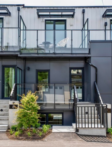 Th8-324 Ridgeway Avenue E, North Vancouver, BC 