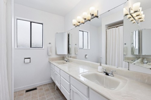 651 17Th Avenue E, Vancouver, BC 