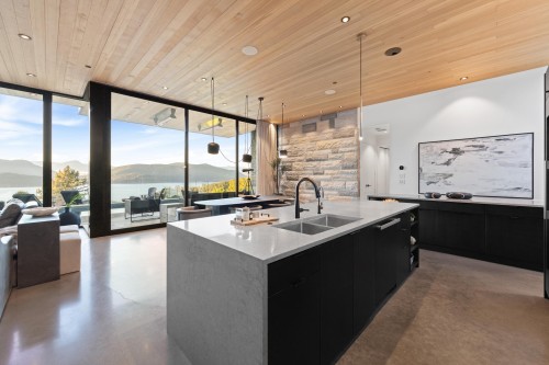 6252 Overstone Drive, West Vancouver, BC 