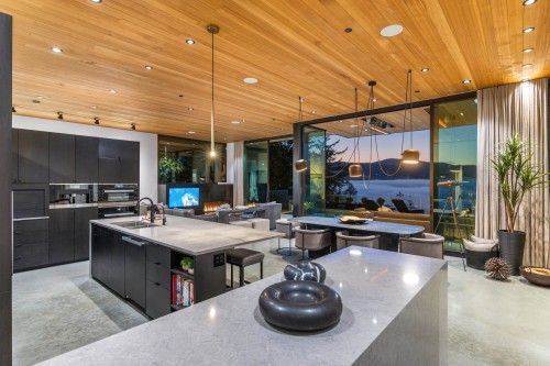 6252 Overstone Drive, West Vancouver, BC 