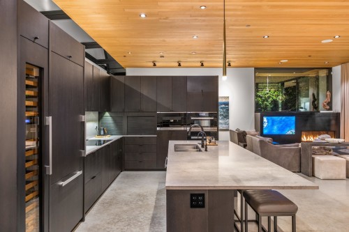 6252 Overstone Drive, West Vancouver, BC 