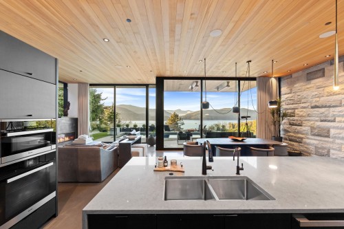 6252 Overstone Drive, West Vancouver, BC 