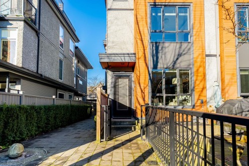 1865 Adanac Street, Vancouver, BC 