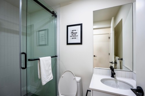 Th10-324 Ridgeway Avenue E, North Vancouver, BC 