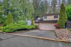 976 Prospect Avenue  North Vancouver, BC V7R 2M4