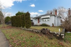 21 41st Avenue E Vancouver, BC V5W 1N4