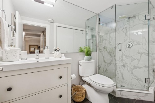 4687 Hoskins Road, North Vancouver, BC 