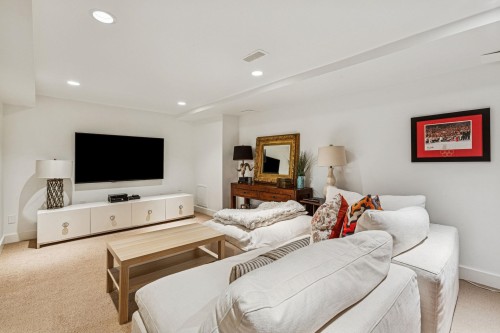 4687 Hoskins Road, North Vancouver, BC 