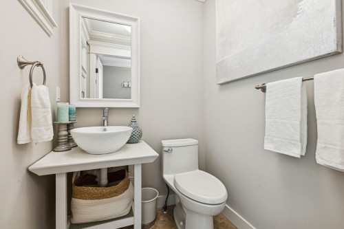 4687 Hoskins Road, North Vancouver, BC 