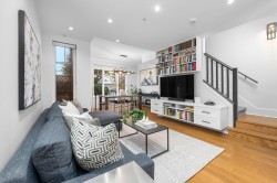 323 7th Avenue E Vancouver, BC V5T 1M9