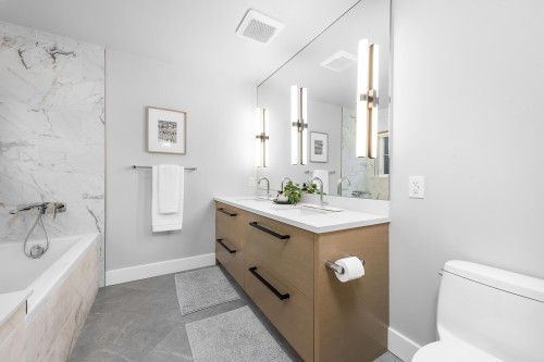 323 7Th Avenue E, Vancouver, BC 