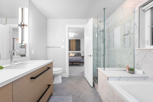 323 7Th Avenue E, Vancouver, BC 