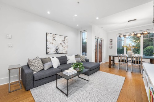 323 7Th Avenue E, Vancouver, BC 