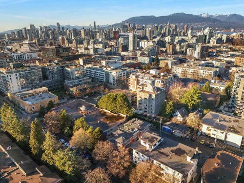 323 7Th Avenue E, Vancouver, BC 