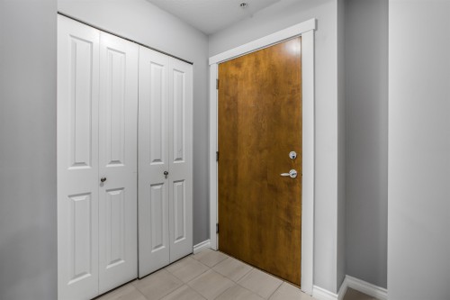 6101-5117 Garden City Road, Richmond, BC 