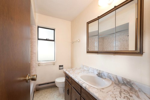 3812 24Th Avenue W, Vancouver, BC 