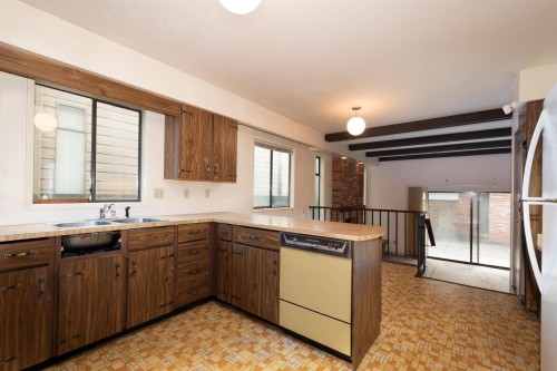 3812 24Th Avenue W, Vancouver, BC 