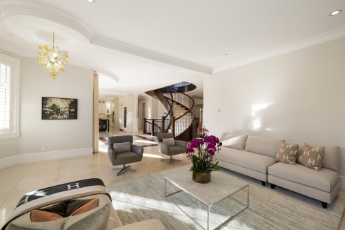 2912 Mathers Avenue, West Vancouver, BC 