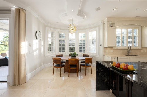 2912 Mathers Avenue, West Vancouver, BC 