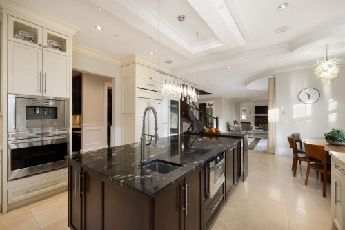 2912 Mathers Avenue, West Vancouver, BC 