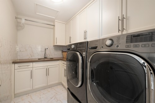 2912 Mathers Avenue, West Vancouver, BC 