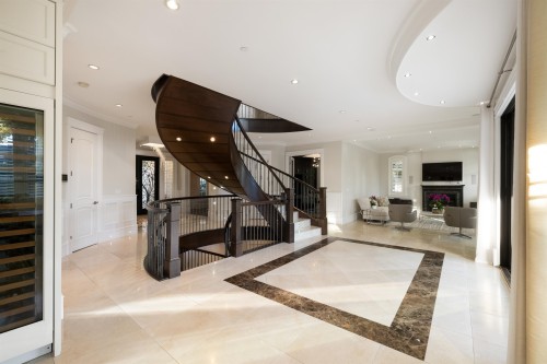 2912 Mathers Avenue, West Vancouver, BC 