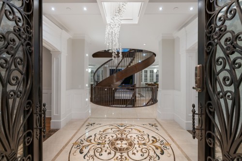 2912 Mathers Avenue, West Vancouver, BC 