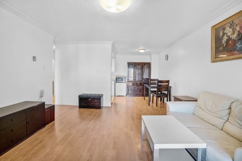 303-975 Broadway E, Vancouver, BC 