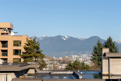 303-975 Broadway E, Vancouver, BC 