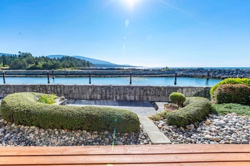 226-1585 Field Road, Sechelt, BC 