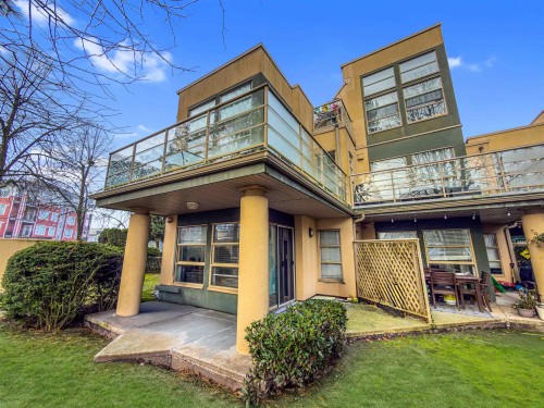 101-22277 122 Avenue, Maple Ridge, BC 