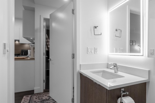 405-2666 Duke Street, Vancouver, BC 