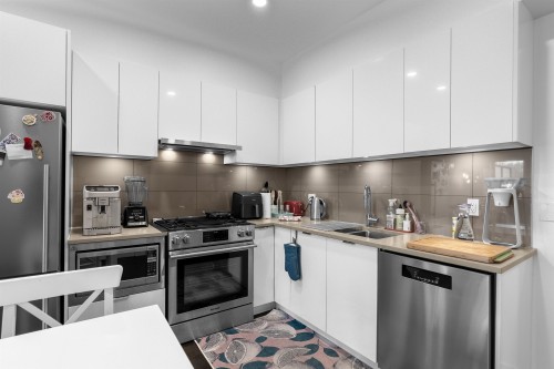 405-2666 Duke Street, Vancouver, BC 