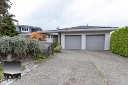 5476 West Vista Court  West Vancouver, BC V7W 3G8