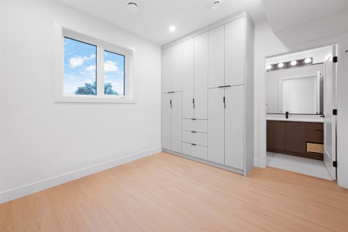 2-5554 Culloden Street, Vancouver, BC 