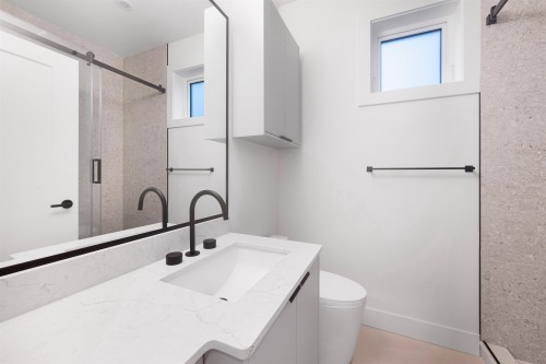 4-5554 Culloden Street, Vancouver, BC 