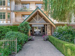 413-2059 Chesterfield Avenue  North Vancouver, BC V7M 2P4