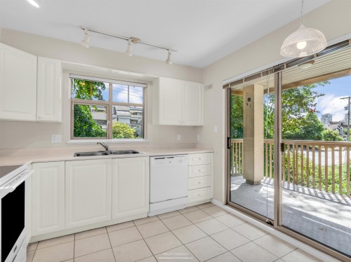 413-2059 Chesterfield Avenue, North Vancouver, BC 