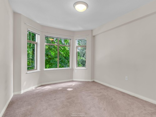 413-2059 Chesterfield Avenue, North Vancouver, BC 