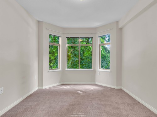 413-2059 Chesterfield Avenue, North Vancouver, BC 