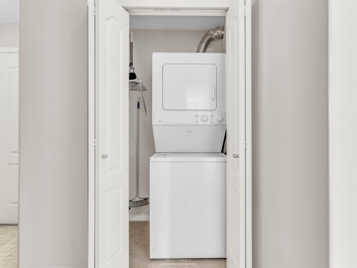 413-2059 Chesterfield Avenue, North Vancouver, BC 