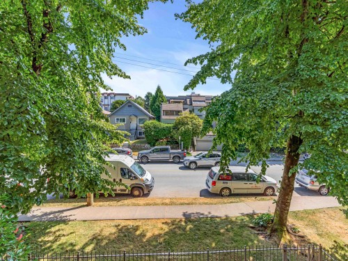 413-2059 Chesterfield Avenue, North Vancouver, BC 