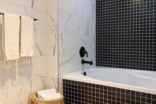 1202-1235 Quayside Drive, New Westminster, BC 