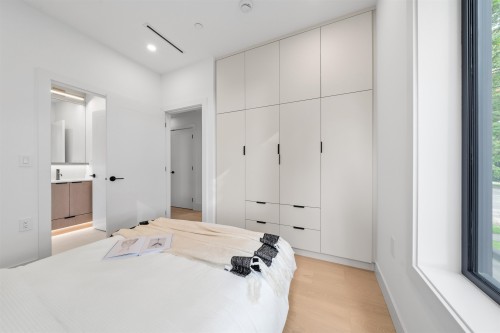 2493 Eton Street, Vancouver, BC 