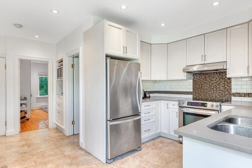 3340 15Th Avenue W, Vancouver, BC 