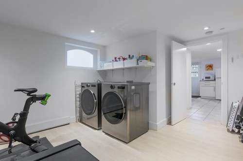 3340 15Th Avenue W, Vancouver, BC 