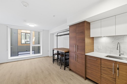 33-720 3Rd Street E, North Vancouver, BC 