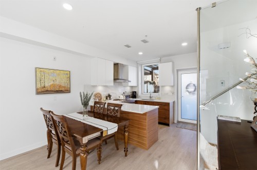 33-720 3Rd Street E, North Vancouver, BC 