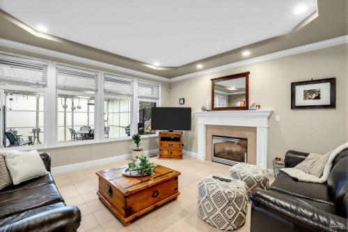 2244 Edgemont Boulevard, North Vancouver, BC 